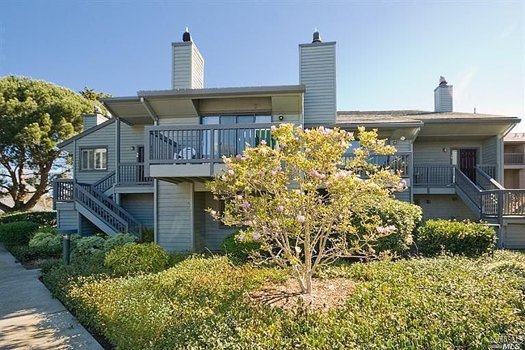 1st image of 26 Cypress Pl