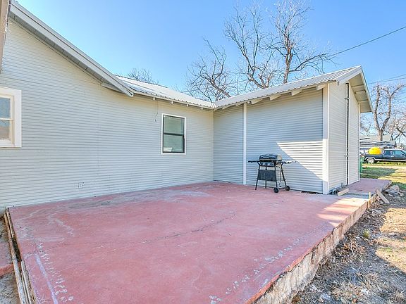 5th image of 1316 Live Oak St