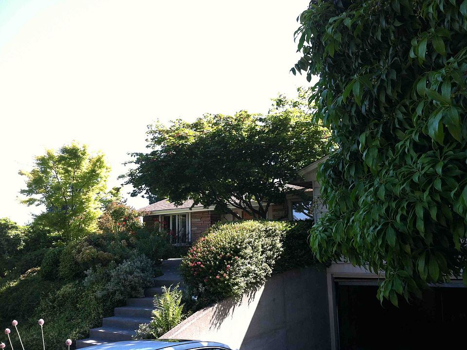 2nd image of 5766 61st Ave NE