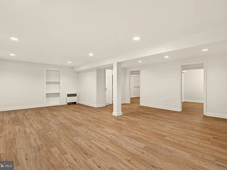 2375 N Vernon St — Photo 51