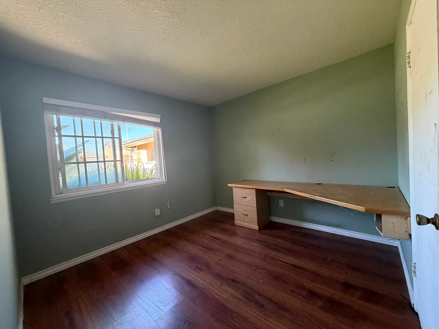 4 bed, 1172 sqft, $3,800 — Photo 3
