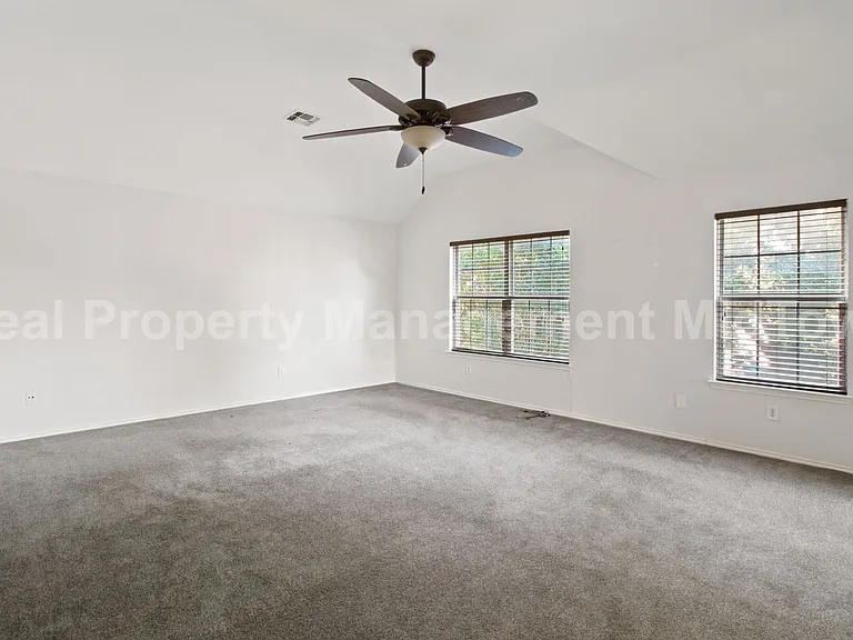 12620 Summerwood Dr — Photo 24