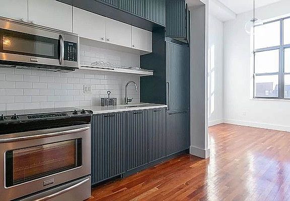 2nd image of 178 Bainbridge St #308