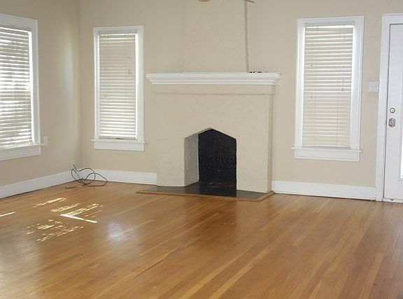 2nd image of 1604 E Texas Ave