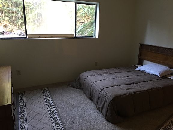4th image of 34906 43rd Ave E