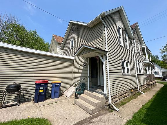 5th image of 919 Davis Ave NW #B