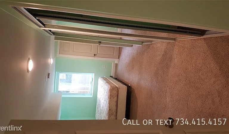 1002 Packard St — Photo 28