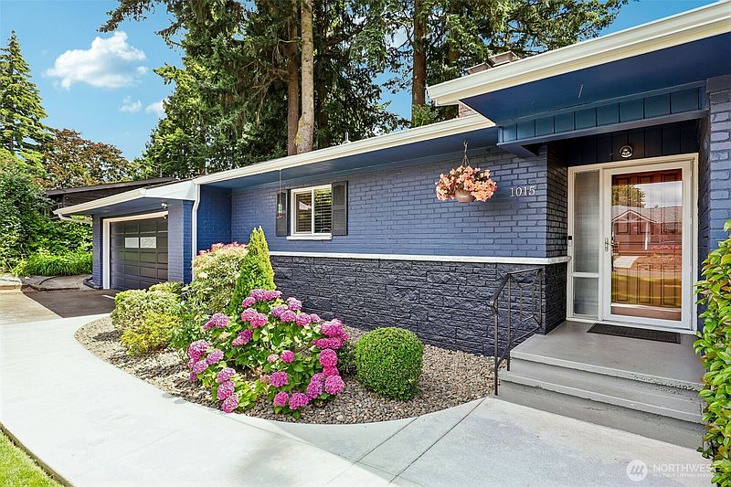 3rd image of 1015 NE 64th Street