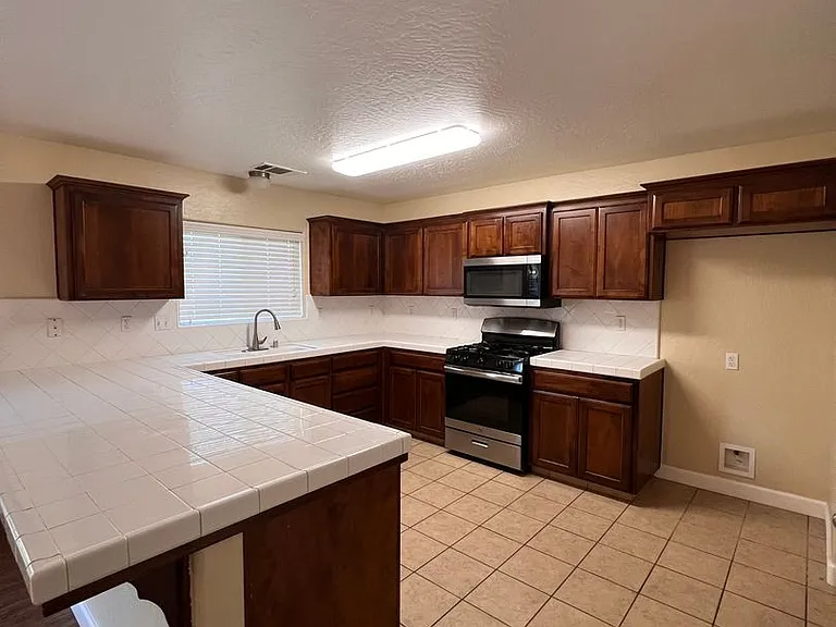2956 Sauvignon St — Photo 3