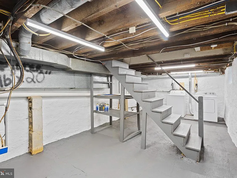 809 N Providence Rd — Photo 10