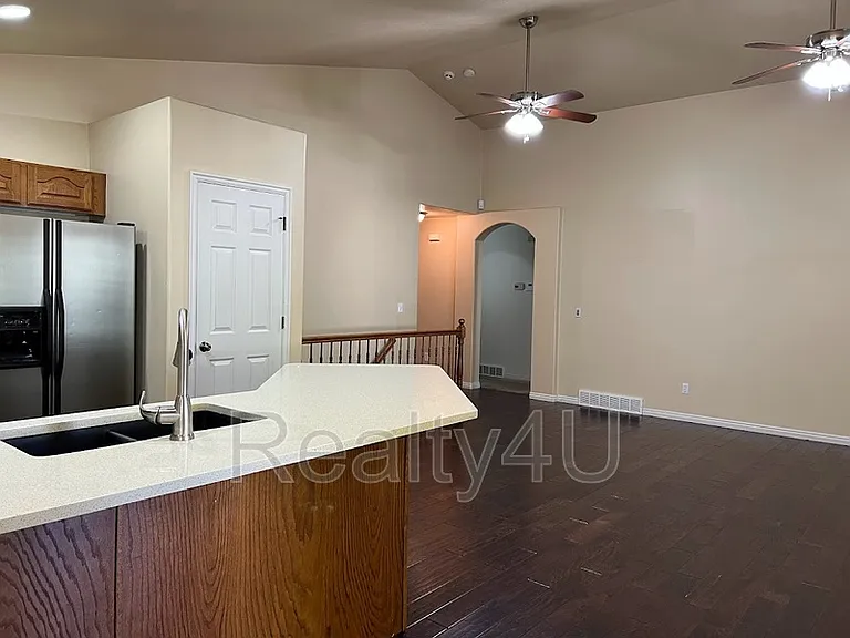 1385 E 1120 S — Photo 2