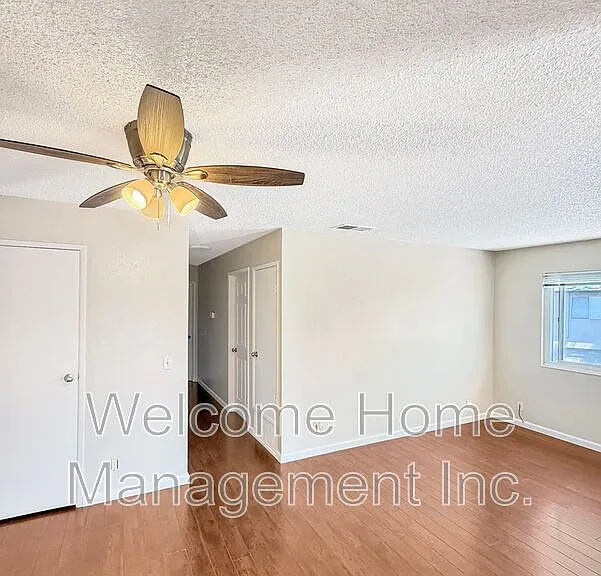 1037 Mohr Ln #D — Photo 4