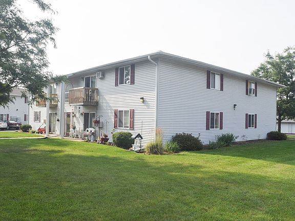 3rd image of 100 Sunshine Ct #106