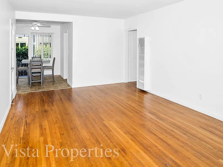 855 Emerald St — Photo 23