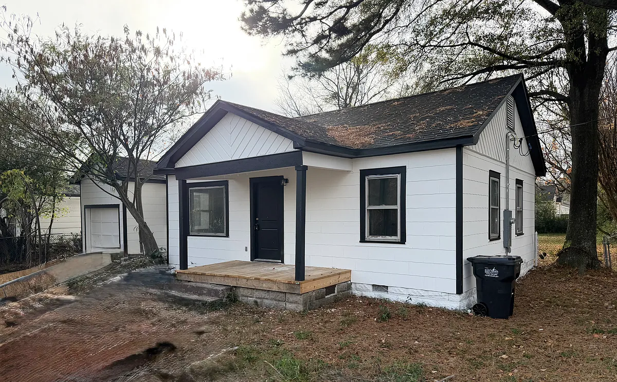 Building Photo - 2723 N Albert Pike Ave