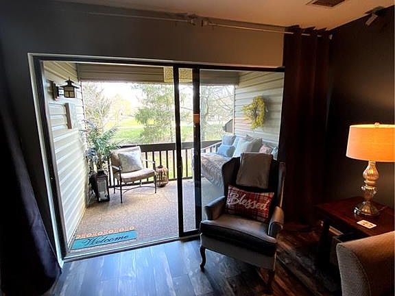4th image of 6330 Greenwood Pkwy APT 206