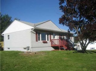 38 Coach Ln, Newburgh, NY 12550