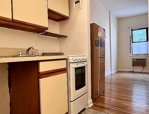 3rd image of 408 E 78th St #1D