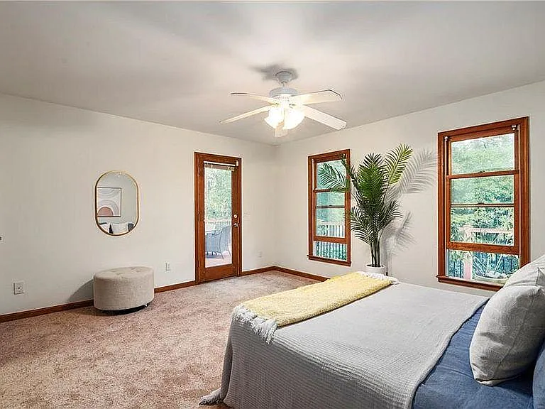 2283 Shenandoah Ave NE — Photo 11