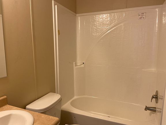 4th image of 1905 Tracy Rd