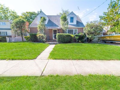 86-40 262nd Street, Floral Park, NY, 11001