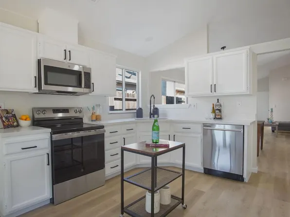 5567 Aspen Ln, Riverbank, CA 95367