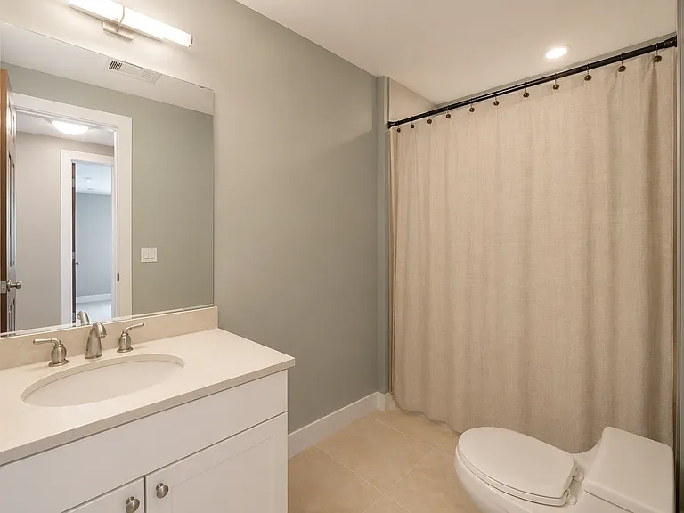 533 Cambridge St — Photo 9