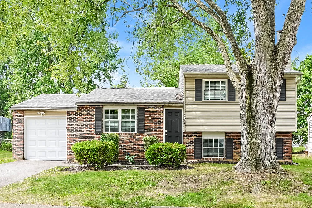 3 bed, 1.5 bath, 1261 sqft, $2,620 — Photo 1