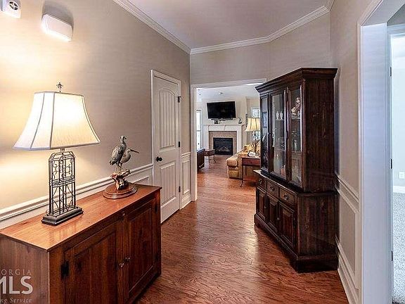 3rd image of 4605 Sweetwater Dr