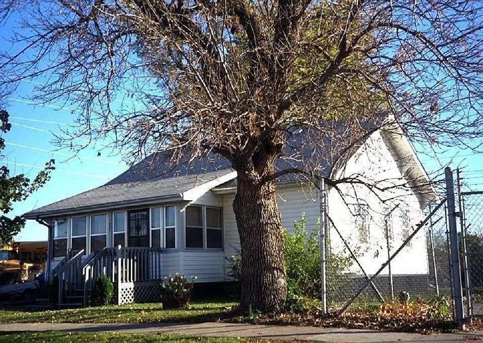 2nd image of 1421 7th Ave