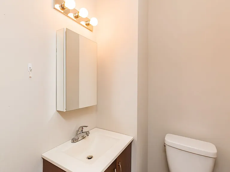 Portage Park Theater Apartments — Photo 34