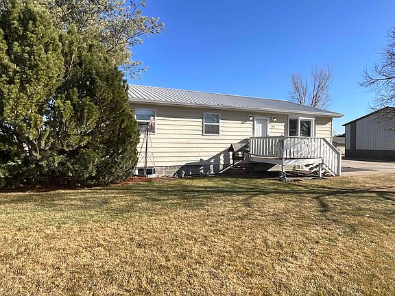 2nd image of 421 W County Rd.