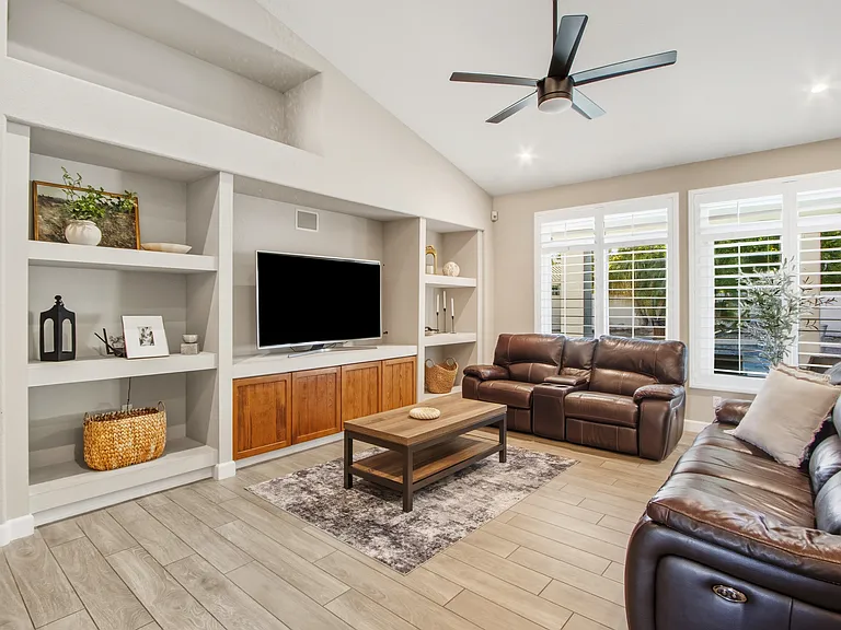 680 N Cordoba Ave — Photo 34