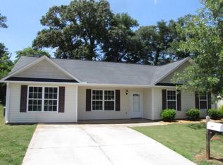 740 Cannonsburg Dr, Duncan, SC 29334