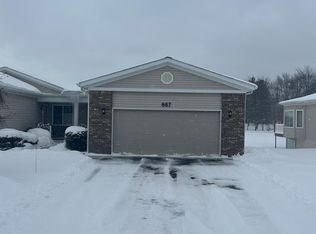 867 Crystal Ln, Marysville, MI