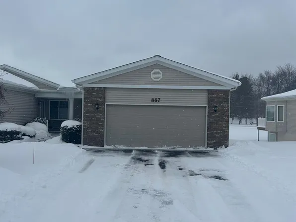 867 Crystal Ln, Marysville, MI 48040