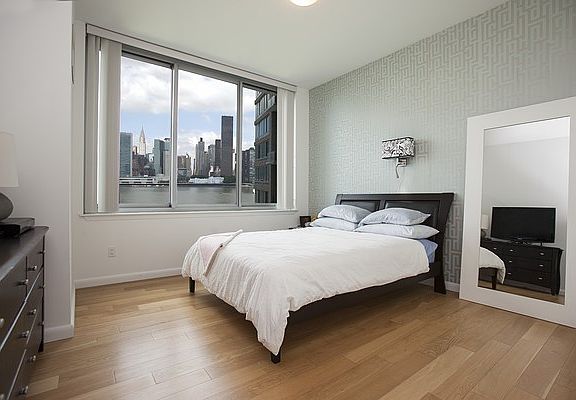 4th image of 4630 Center Blvd APT 809