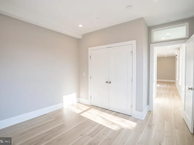 720 N Preston St #2R — Photo 8