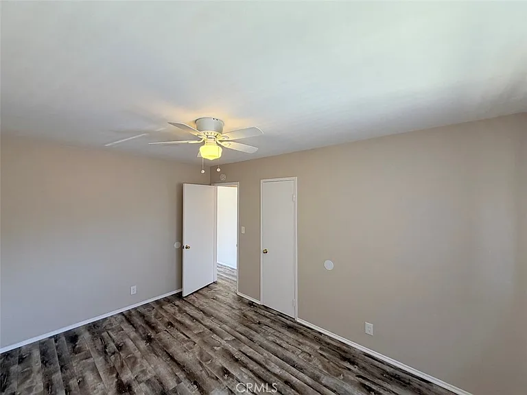 537 W Crescent Dr #1/2 — Photo 5