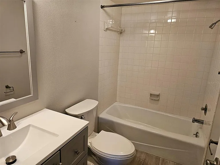 549 Lakeside Dr #549 — Photo 17