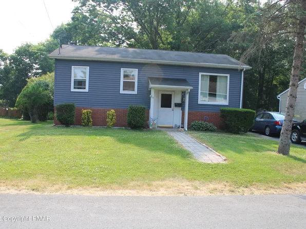 114 Hemlock Rd, Stroudsburg, PA 18360