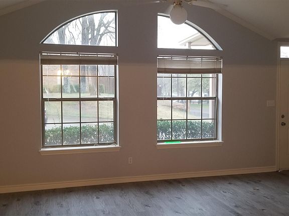 3rd image of 6129 Plantation Dr