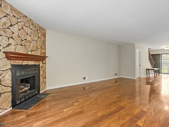 5th image of 83 Patriots Rd