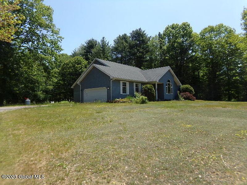 3rd image of 8 Spotswood Drive