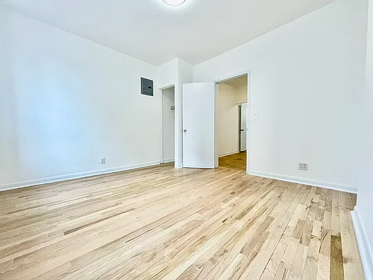 Rented by HOLTON REAL ESTATE INC. | media 19