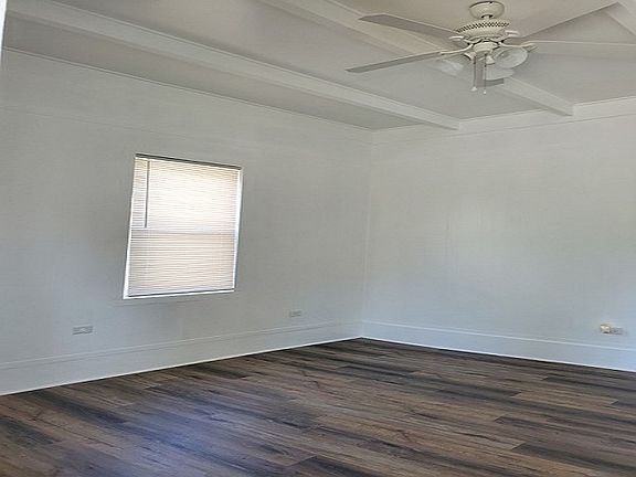5th image of 1049 Jackson St