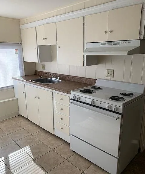 699 Church Ave #2 — Photo 2