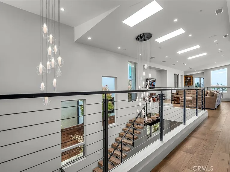 503 S Lucia Ave — Photo 15