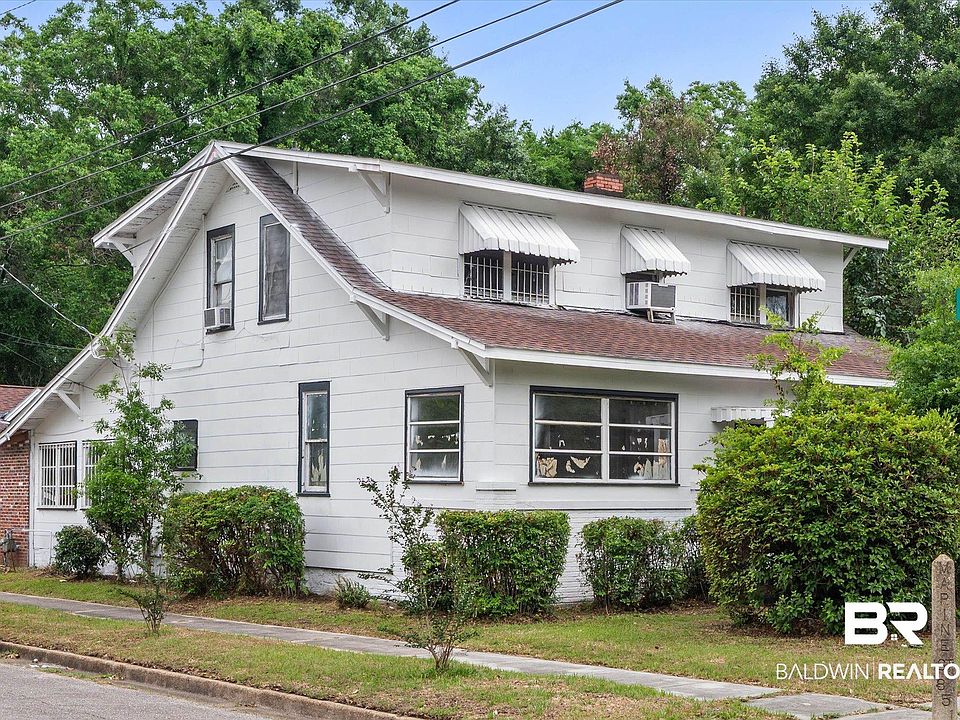 1st image of 851 Marine St