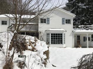 Crawford Ln, Leechburg, PA 15656
